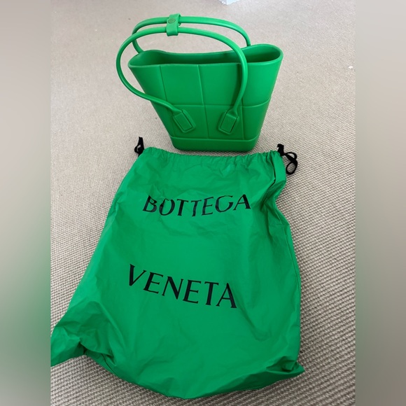 Bottega Veneta Handbags - Bottega Veneta THE ARCO rubber tote bag